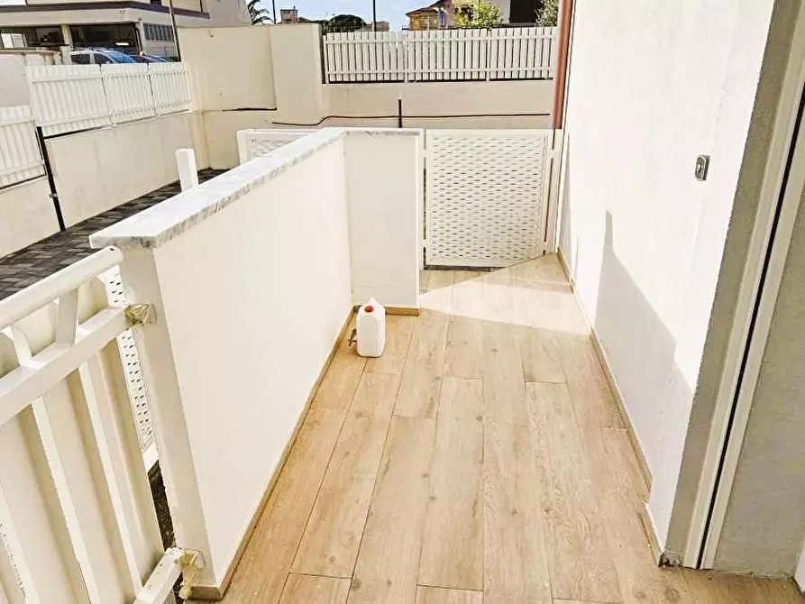 Immagine 38 di Appartamento in vendita  a Massa