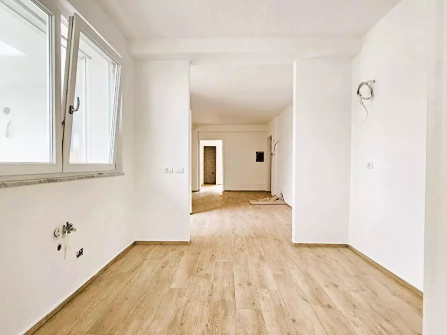 Immagine 4 di Appartamento in vendita  a Massa