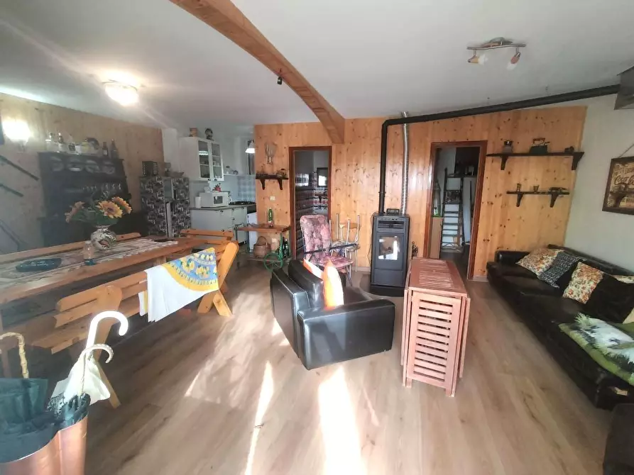 Immagine 27 di Villetta a schiera in vendita  a Zeri