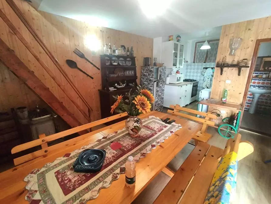 Immagine 28 di Villetta a schiera in vendita  a Zeri