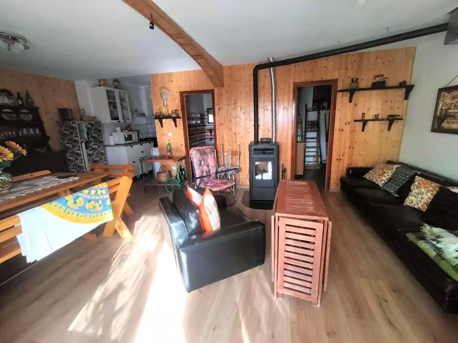 Immagine 21 di Villetta a schiera in vendita  a Zeri