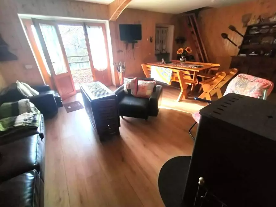 Immagine 22 di Villetta a schiera in vendita  a Zeri