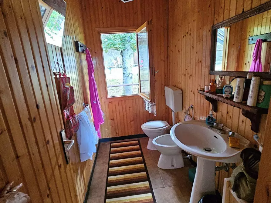 Immagine 10 di Villetta a schiera in vendita  a Zeri