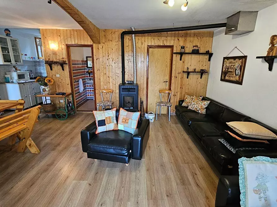 Immagine 16 di Villetta a schiera in vendita  a Zeri