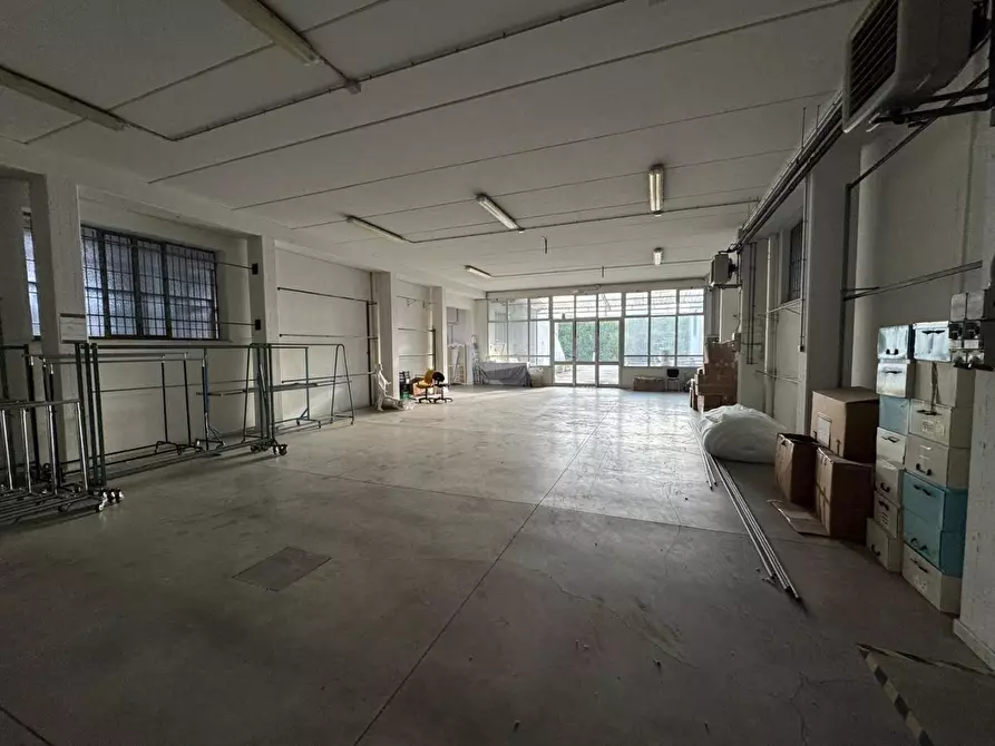 Immagine 25 di Attività artigianale in vendita  a Santa Maria A Monte