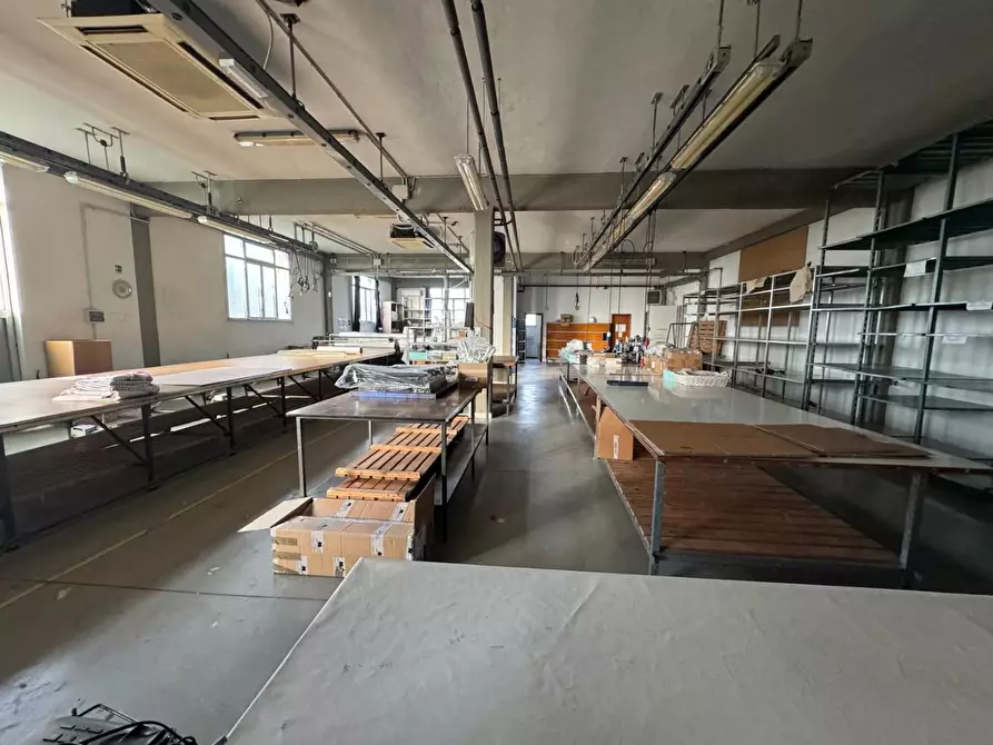 Immagine 52 di Attività artigianale in vendita  a Santa Maria A Monte