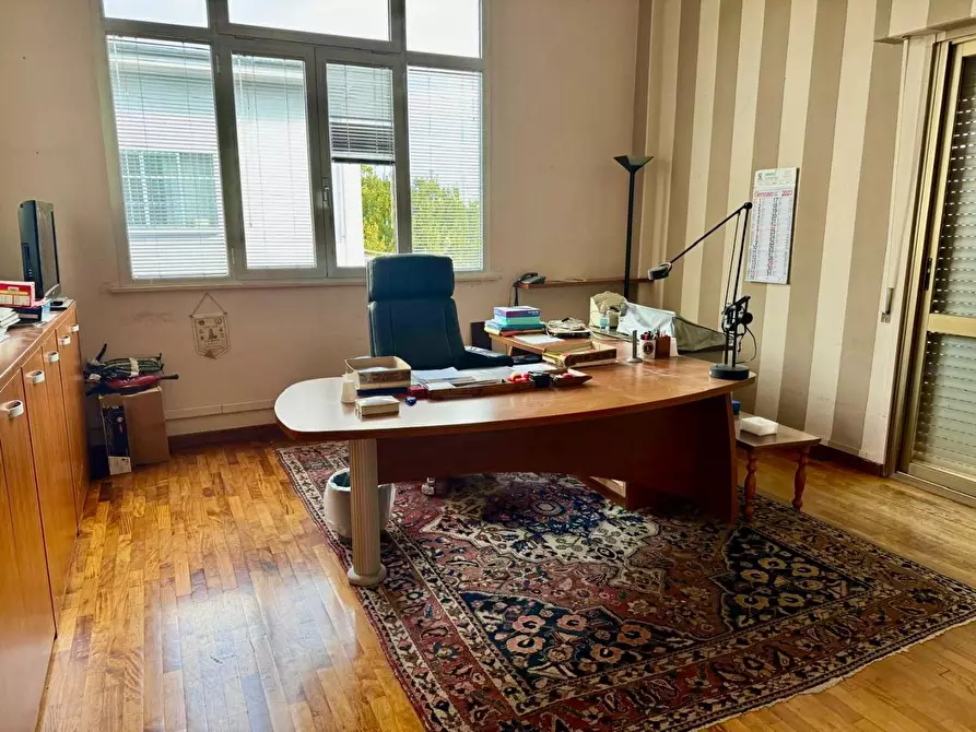 Immagine 54 di Attività artigianale in vendita  a Santa Maria A Monte