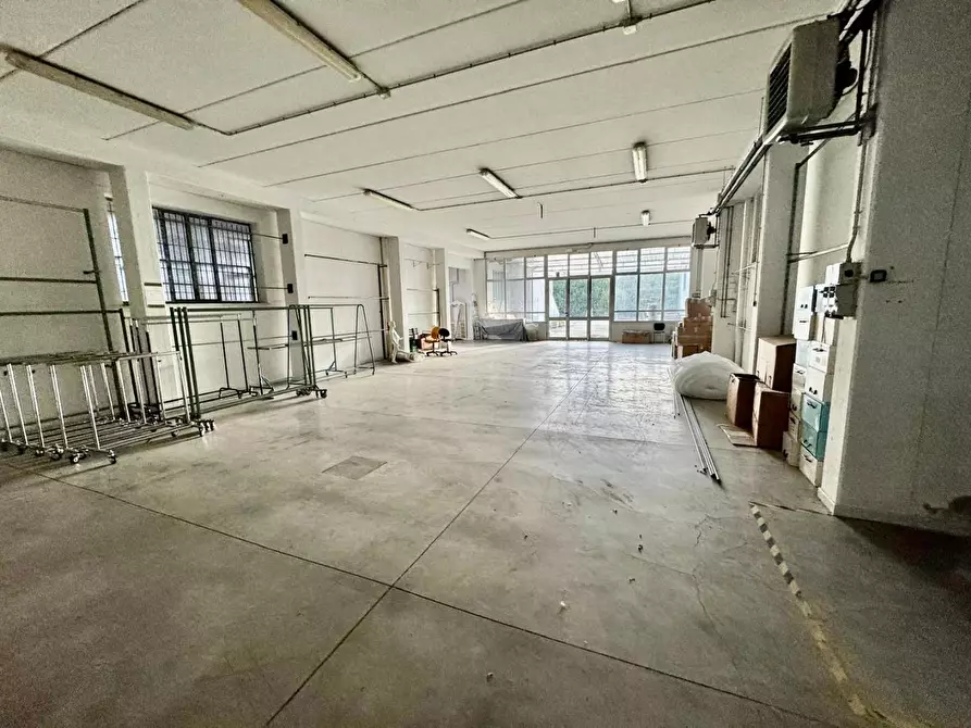 Immagine 22 di Attività artigianale in vendita  a Santa Maria A Monte