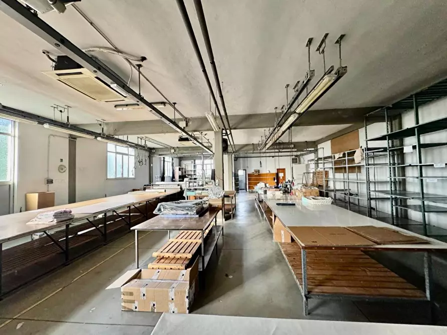 Immagine 40 di Attività artigianale in vendita  a Santa Maria A Monte