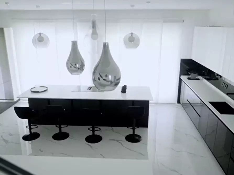 Immagine 23 di Villa in vendita  a Pietrasanta