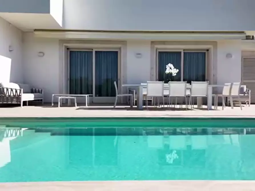 Immagine 10 di Villa in vendita  a Pietrasanta