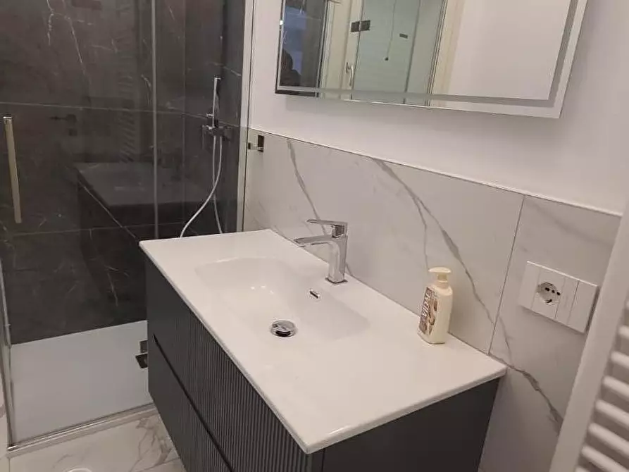 Immagine 39 di Villa in vendita  a Pietrasanta