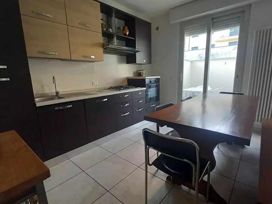 Immagine 1 di Casa bifamiliare in affitto  a Camaiore