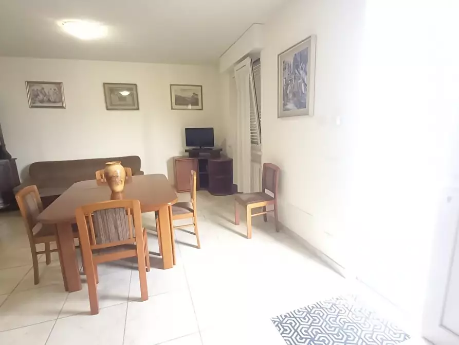 Immagine 8 di Casa bifamiliare in affitto  a Camaiore