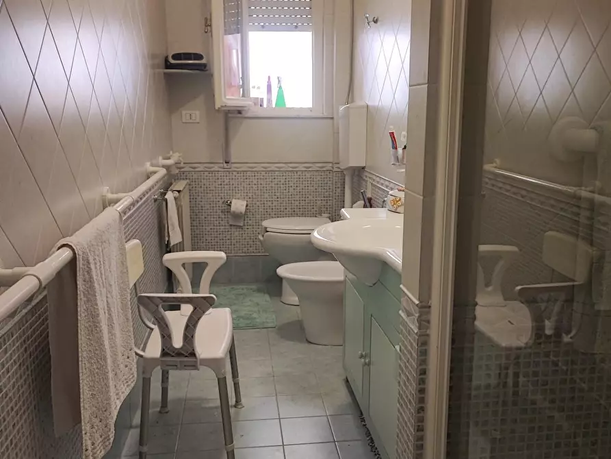 Immagine 7 di Appartamento in vendita  a Viareggio