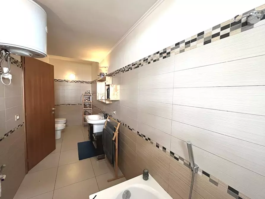 Immagine 19 di Appartamento in vendita  a San Vincenzo