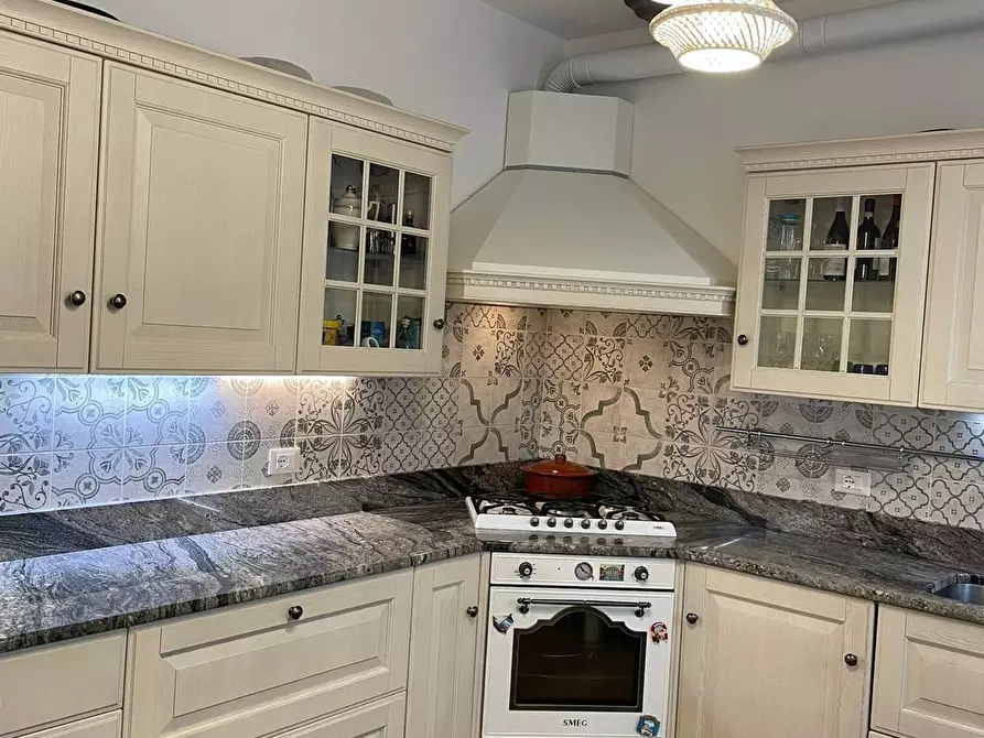 Immagine 7 di Appartamento in vendita  a Lucca