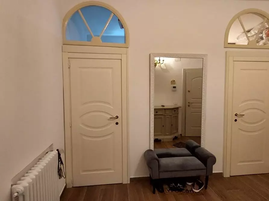 Immagine 13 di Appartamento in vendita  a Lucca