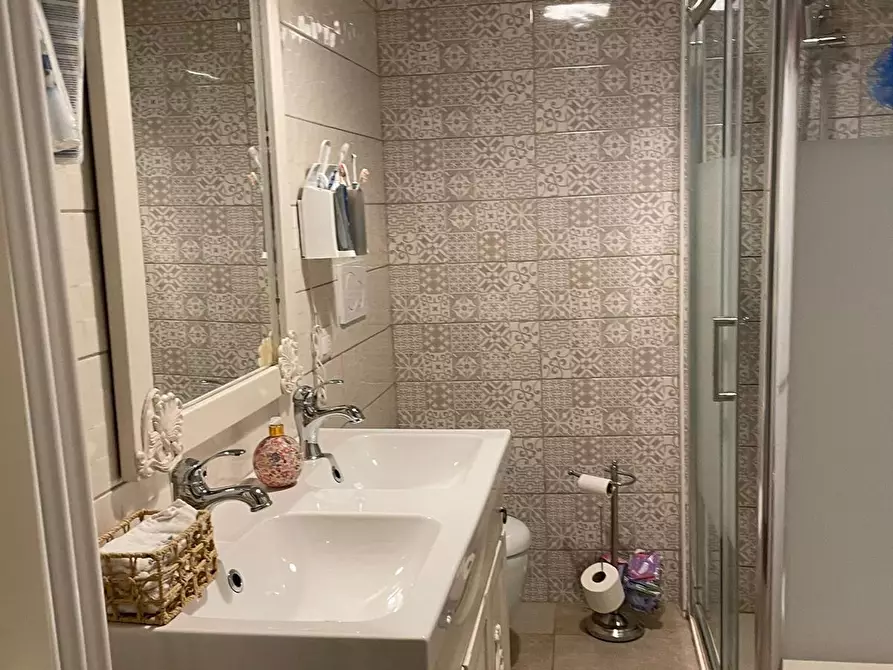 Immagine 23 di Appartamento in vendita  a Lucca