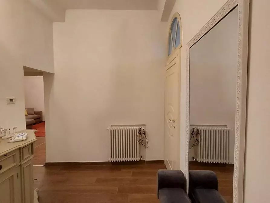 Immagine 26 di Appartamento in vendita  a Lucca