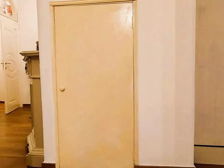 Immagine 29 di Appartamento in vendita  a Lucca