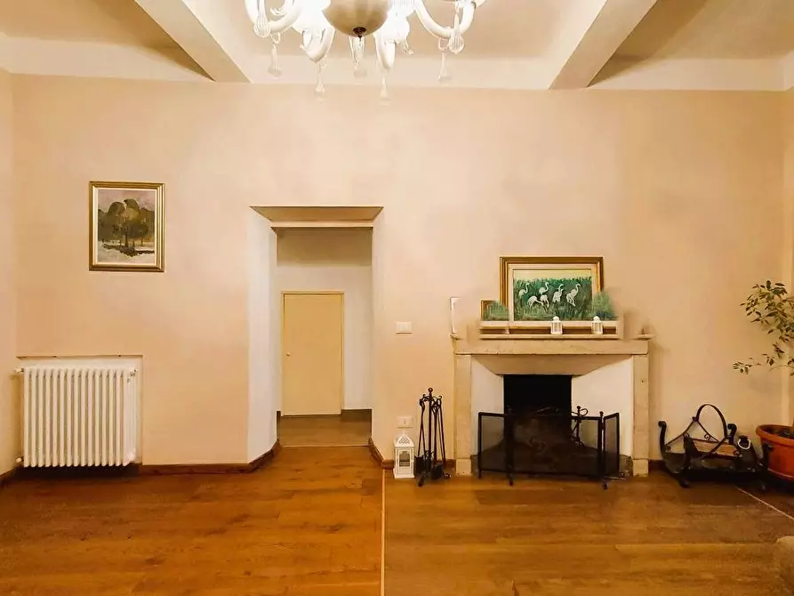 Immagine 3 di Appartamento in vendita  a Lucca