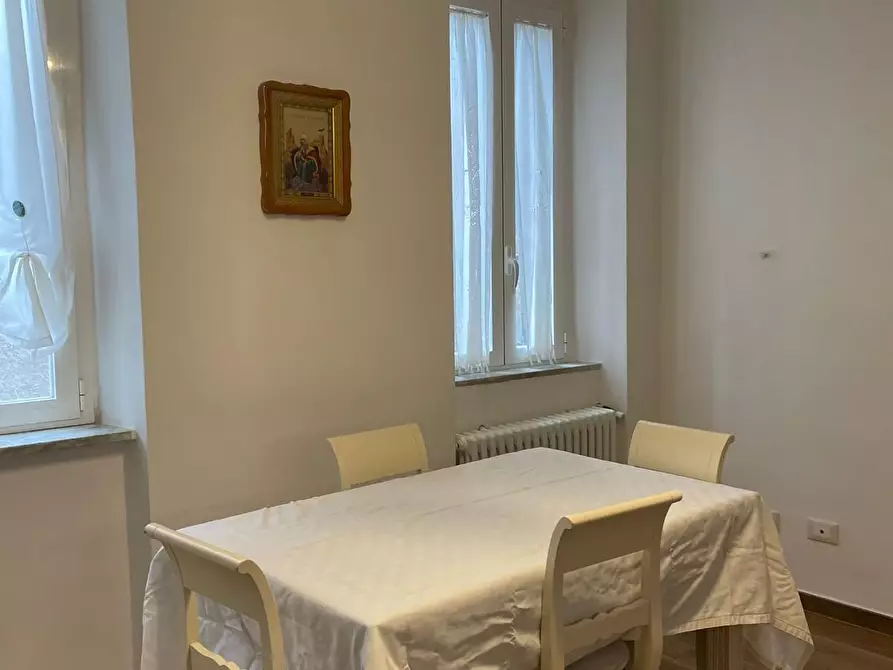 Immagine 12 di Appartamento in vendita  a Lucca