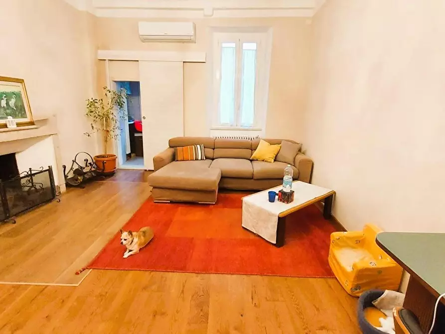 Immagine 2 di Appartamento in vendita  a Lucca