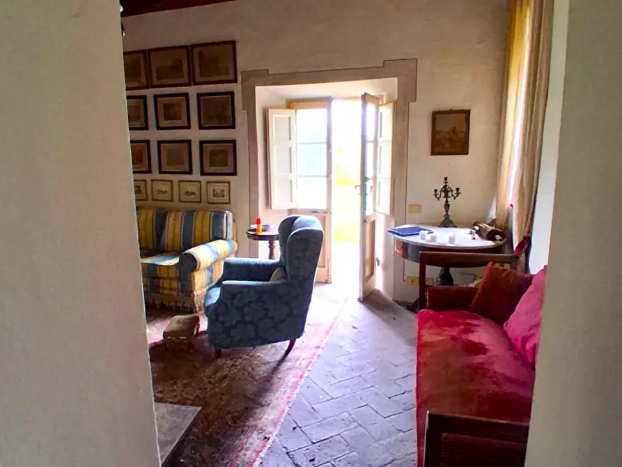 Immagine 7 di Villa in vendita  a Capannori