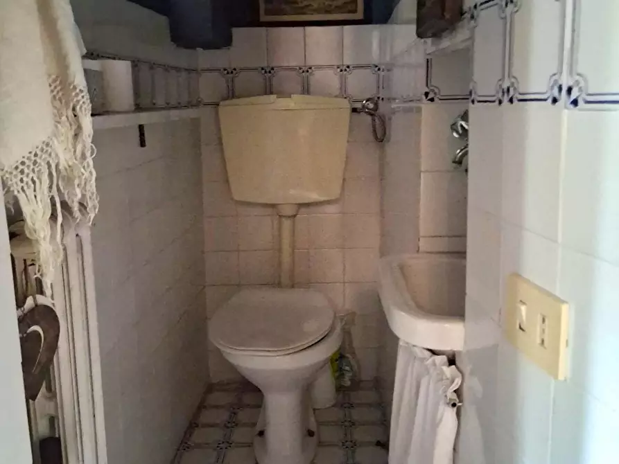 Immagine 14 di Villa in vendita  a Capannori