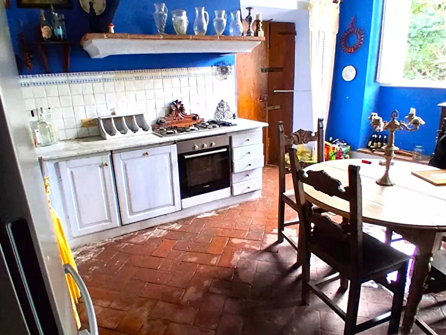 Immagine 9 di Villa in vendita  a Capannori