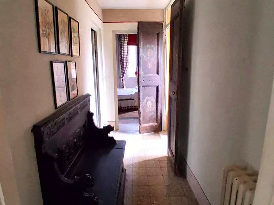 Immagine 19 di Villa in vendita  a Capannori