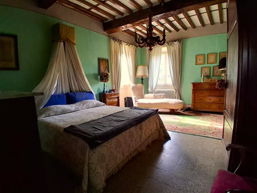 Immagine 24 di Villa in vendita  a Capannori