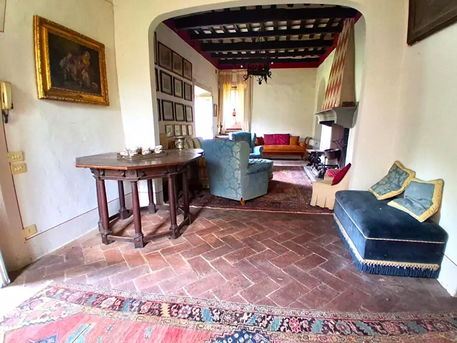 Immagine 4 di Villa in vendita  a Capannori