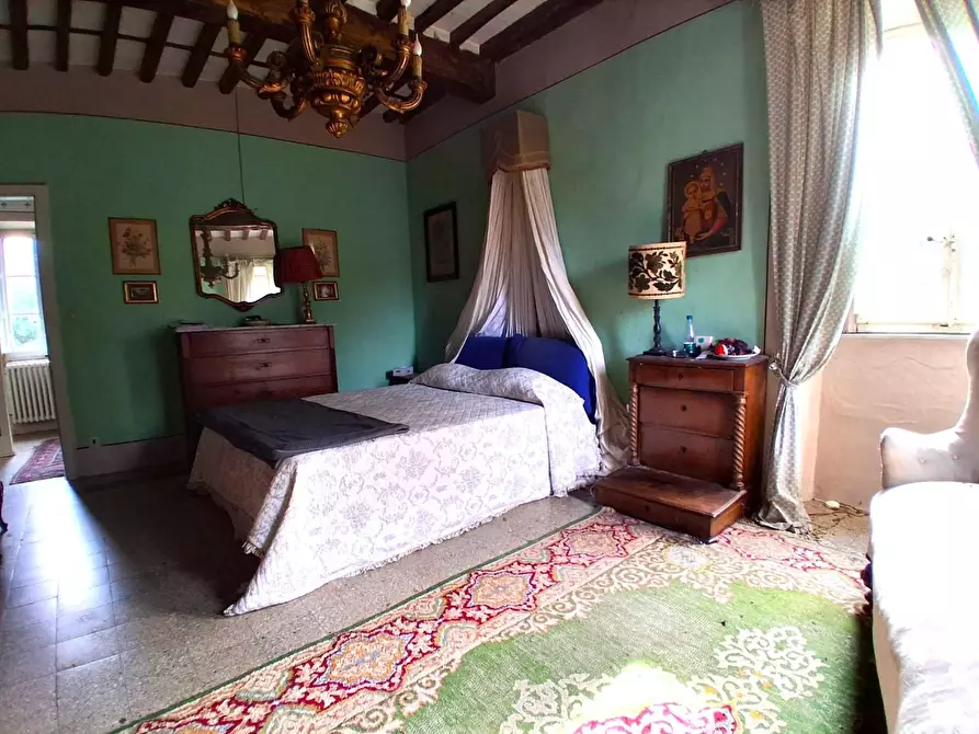 Immagine 25 di Villa in vendita  a Capannori