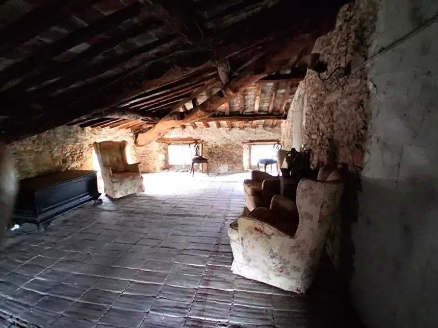 Immagine 31 di Villa in vendita  a Capannori