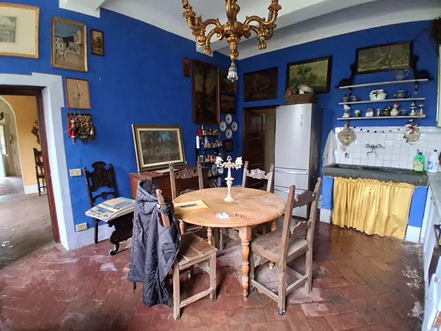 Immagine 10 di Villa in vendita  a Capannori