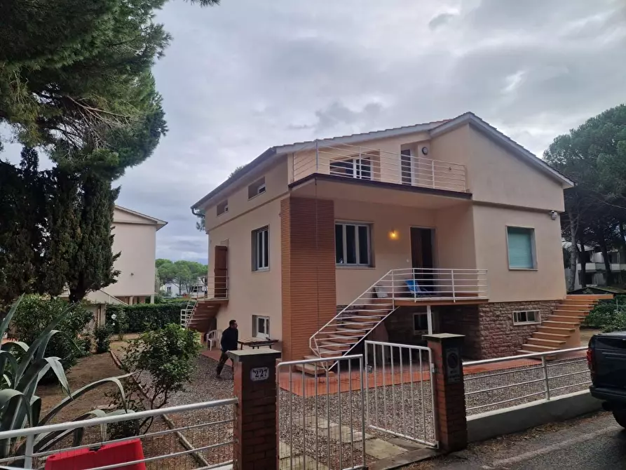 Immagine 1 di Villa in affitto  a Rosignano Marittimo