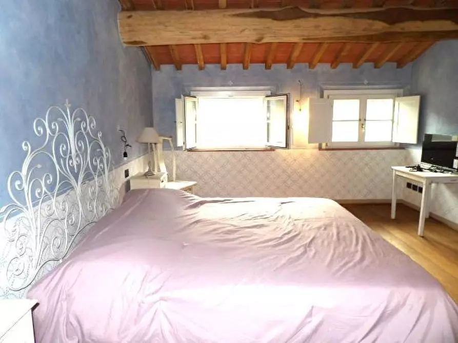 Immagine 8 di Casa colonica in vendita  a Capannori