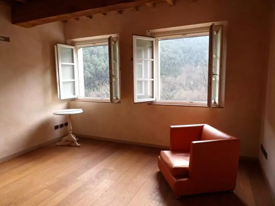 Immagine 7 di Casa colonica in vendita  a Capannori