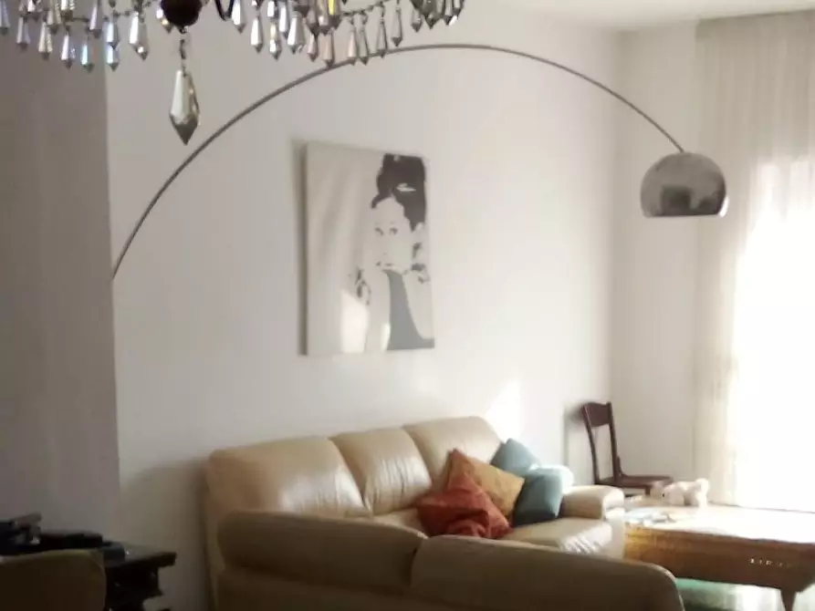 Immagine 1 di Appartamento in vendita  a Carrara