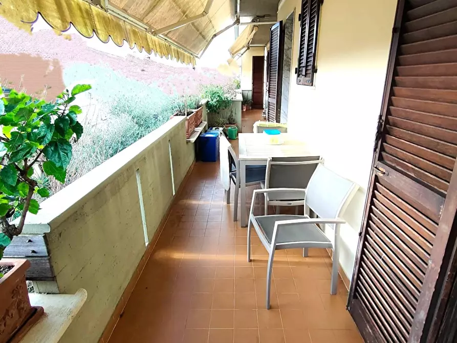 Immagine 5 di Appartamento in vendita  a Massa