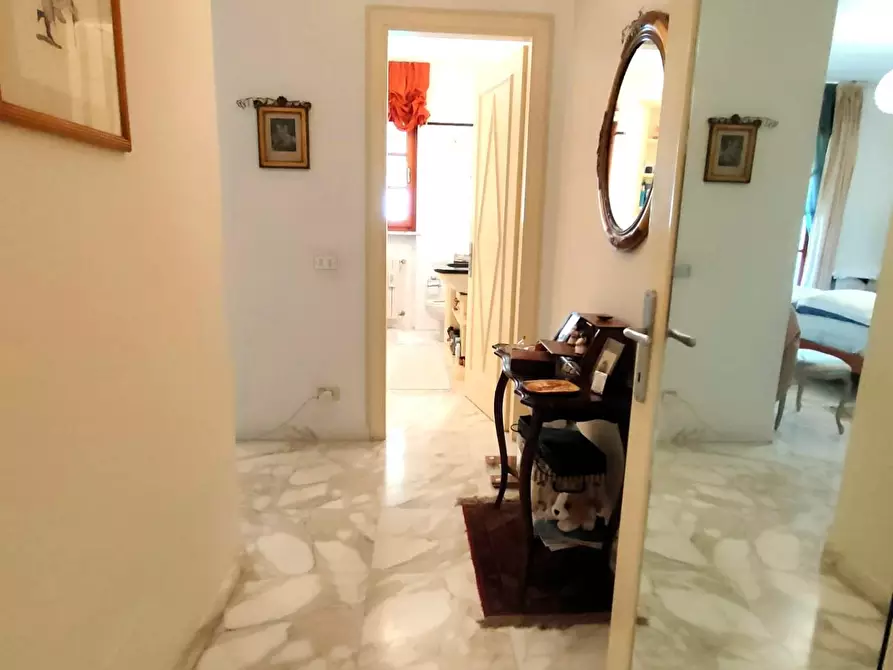 Immagine 7 di Appartamento in vendita  a Massa