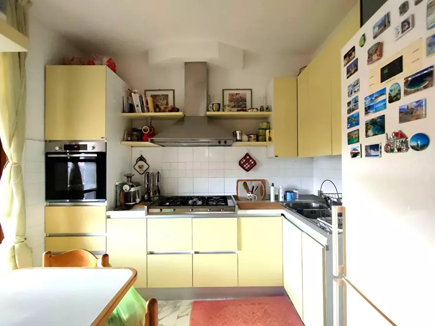 Immagine 4 di Appartamento in vendita  a Massa