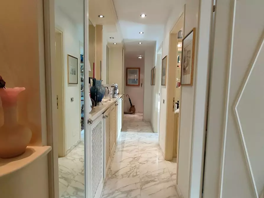 Immagine 6 di Appartamento in vendita  a Massa