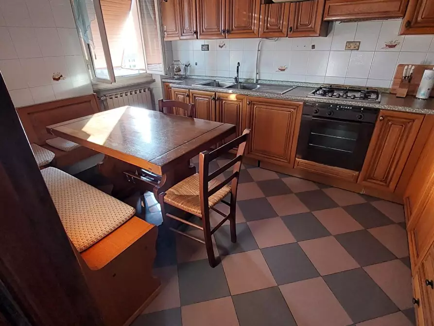 Immagine 1 di Appartamento in vendita  a Carrara