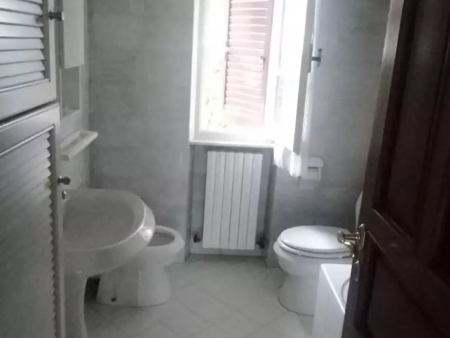 Immagine 15 di Casa bifamiliare in vendita  a Massa