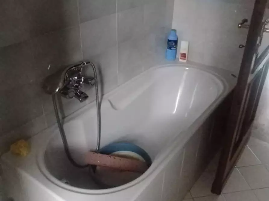 Immagine 16 di Casa bifamiliare in vendita  a Massa