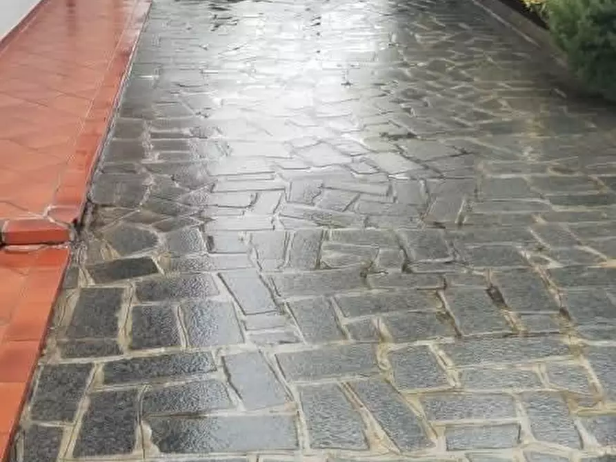 Immagine 5 di Casa bifamiliare in vendita  a Massa