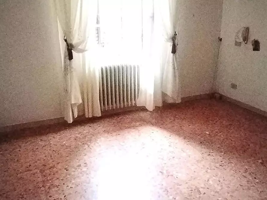 Immagine 13 di Casa bifamiliare in vendita  a Massa